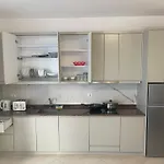 Victoria\'S Apartments Flat 4